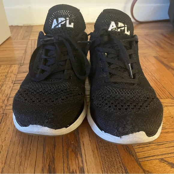 APL Techloom Pro Sneakers in Metallic Black/White Size 6.5 - Picture 6 of 10